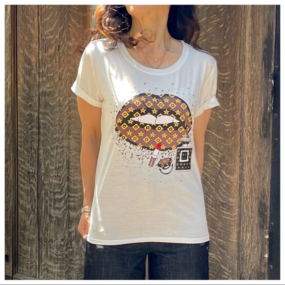 So Fabulous Stylish Lip Graphic Tee - Picture 8 of 8